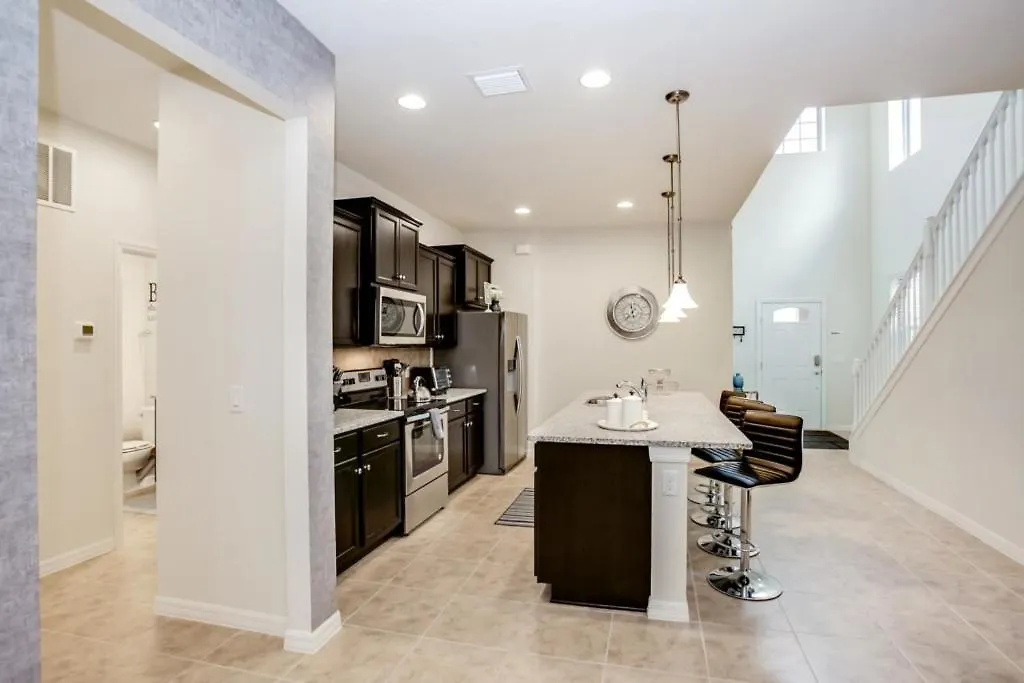Villa Windsor At Westside 205 By *