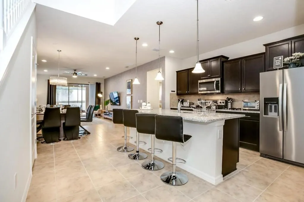 Villa Windsor At Westside 205 By *