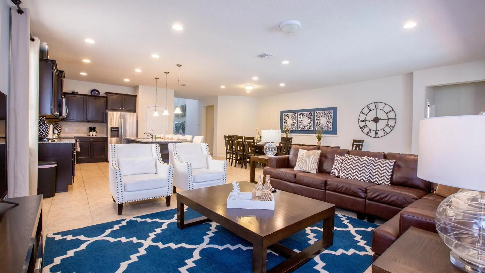 Villa Windsor At Westside 284 By