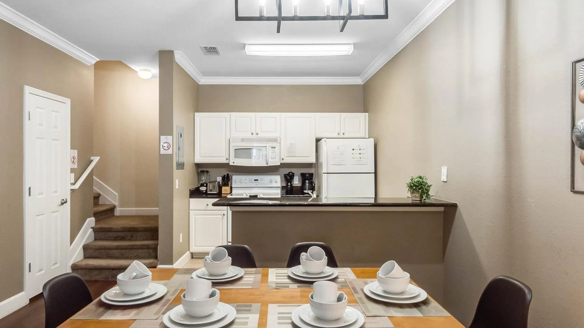 3 Bedrooms - 2 Bathrooms - Lucaya Village 1-102