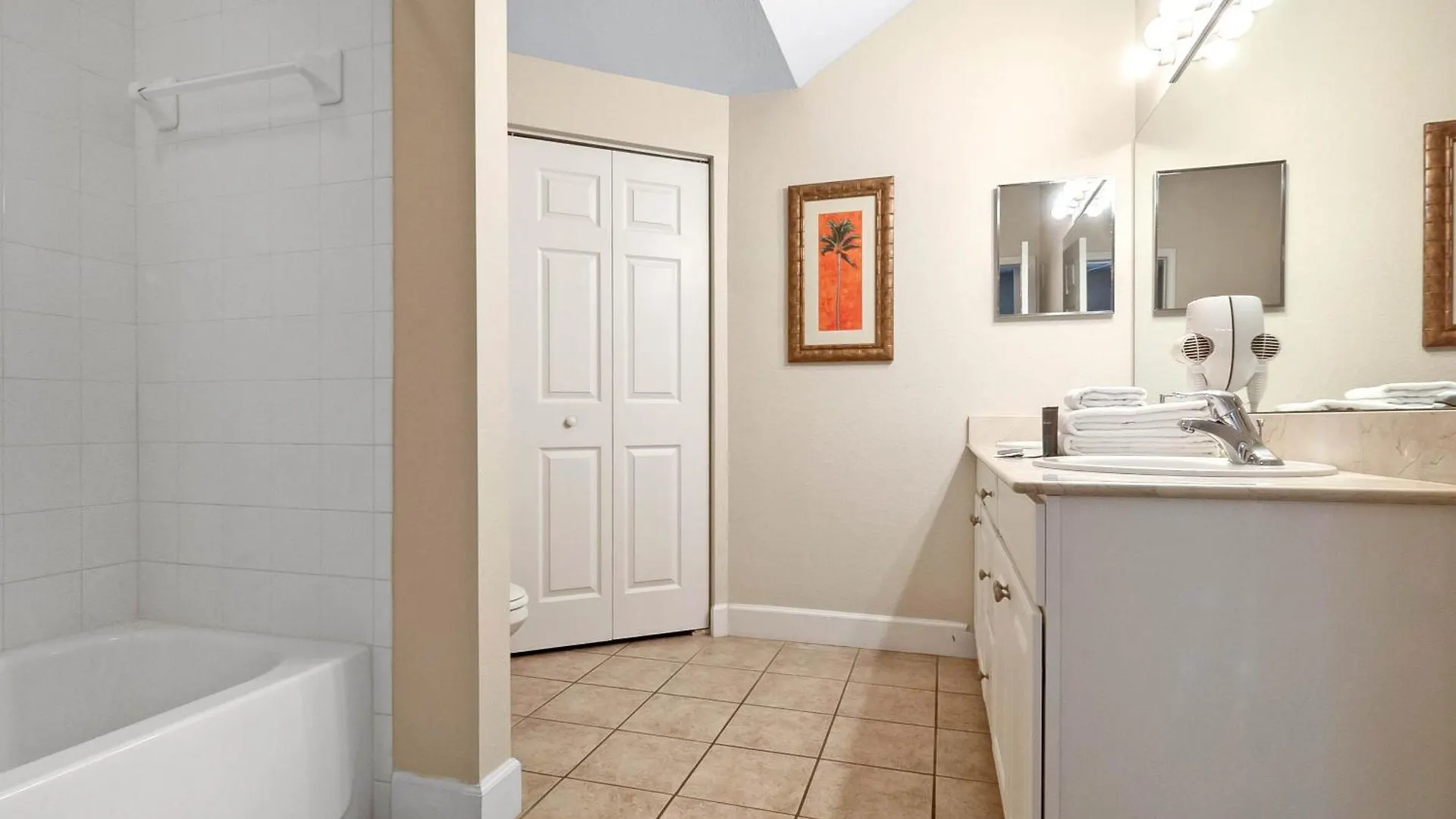 Holiday home 3 Bedrooms - 2 Bathrooms - Lucaya Village 1-102 Kissimmee