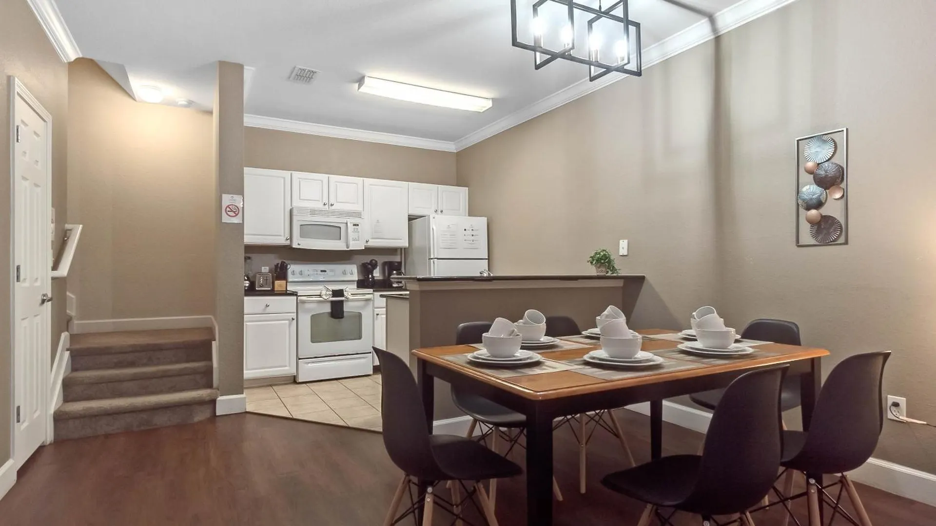 3 Bedrooms - 2 Bathrooms - Lucaya Village 1-102 Holiday home *
