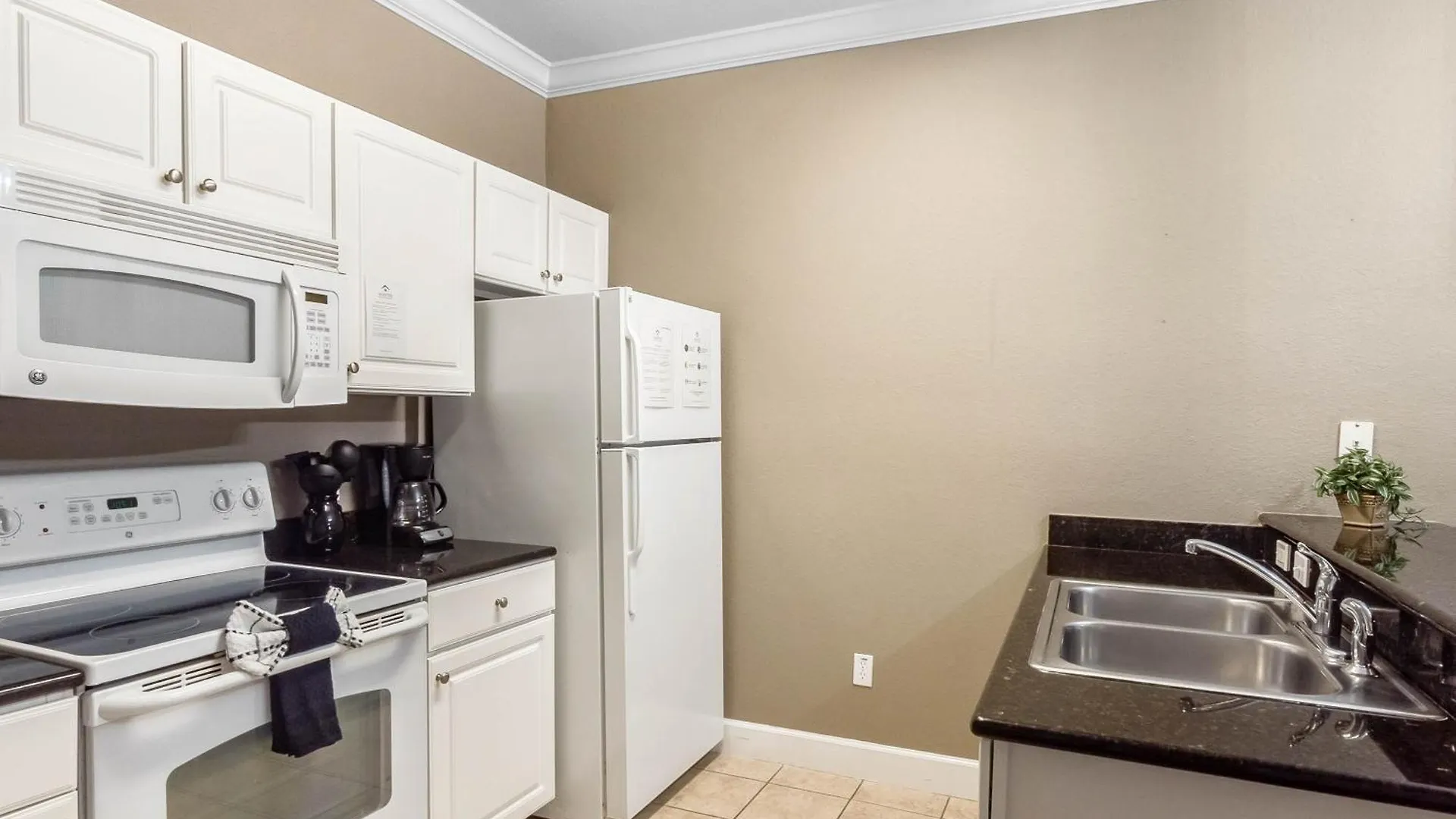 3 Bedrooms - 2 Bathrooms - Lucaya Village 1-102