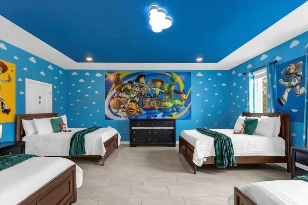 9 Bedrooms- 5 Bathrooms- Storey 2742ow Holiday home *