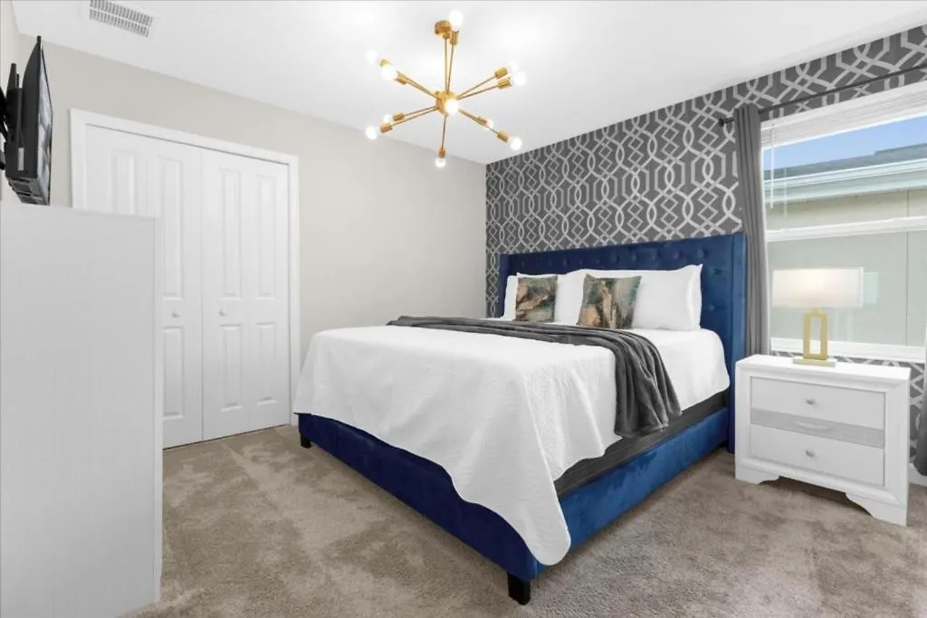 9 Bedrooms- 5 Bathrooms- Storey 2742ow * Kissimmee