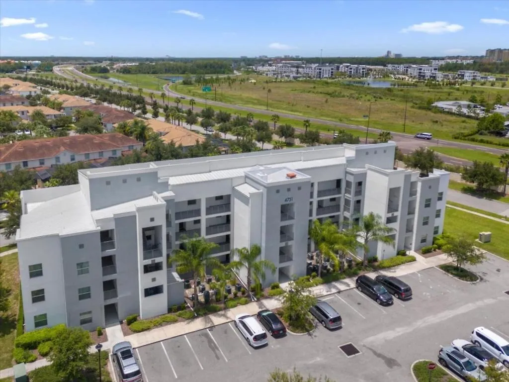 Apartment 2 Bedrooms- 2 Bathrooms- Storey 4751-207 Ct *