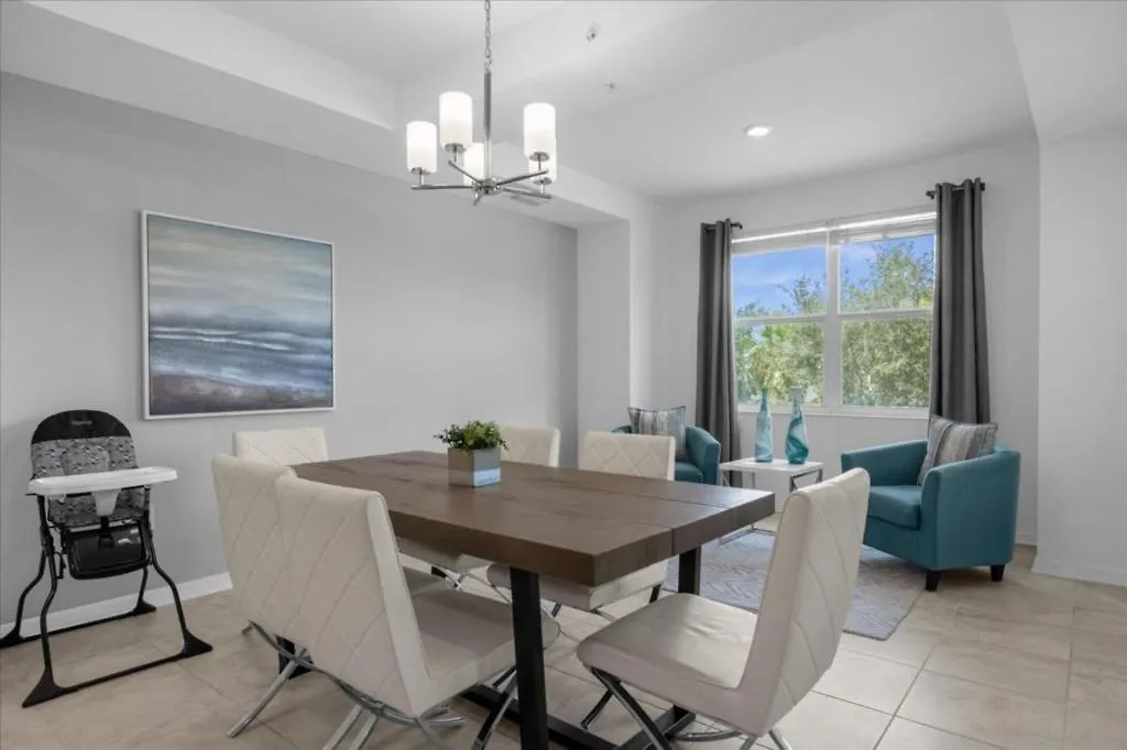 2 Bedrooms- 2 Bathrooms- Storey 4751-207 Ct Apartment