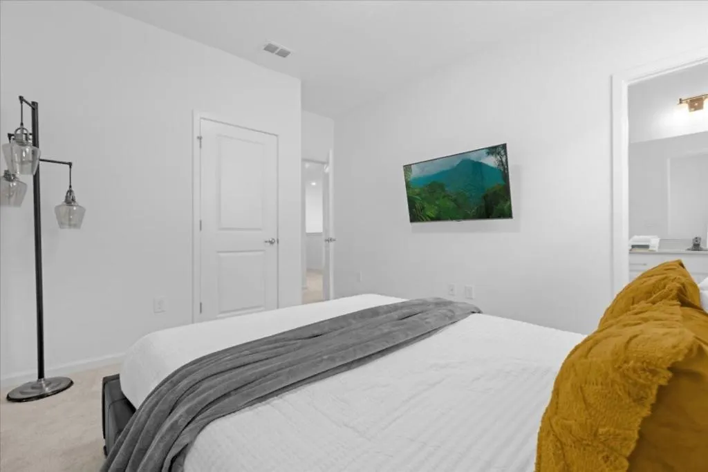 9 Bedrooms- 7 Bathrooms- Vernda Palms 2493 Sd *