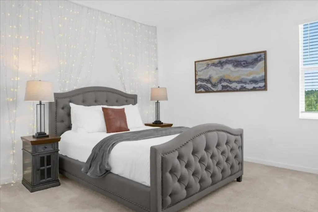 9 Bedrooms- 7 Bathrooms- Vernda Palms 2493 Sd *