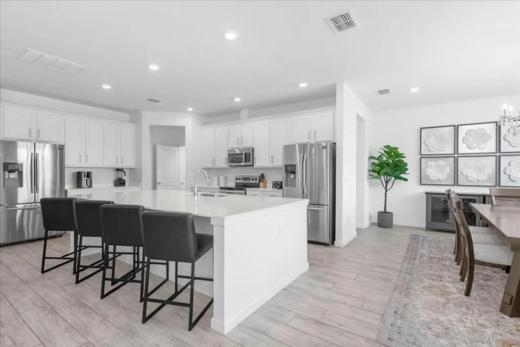 9 Bedrooms- 7 Bathrooms- Vernda Palms 2493 Sd Holiday home