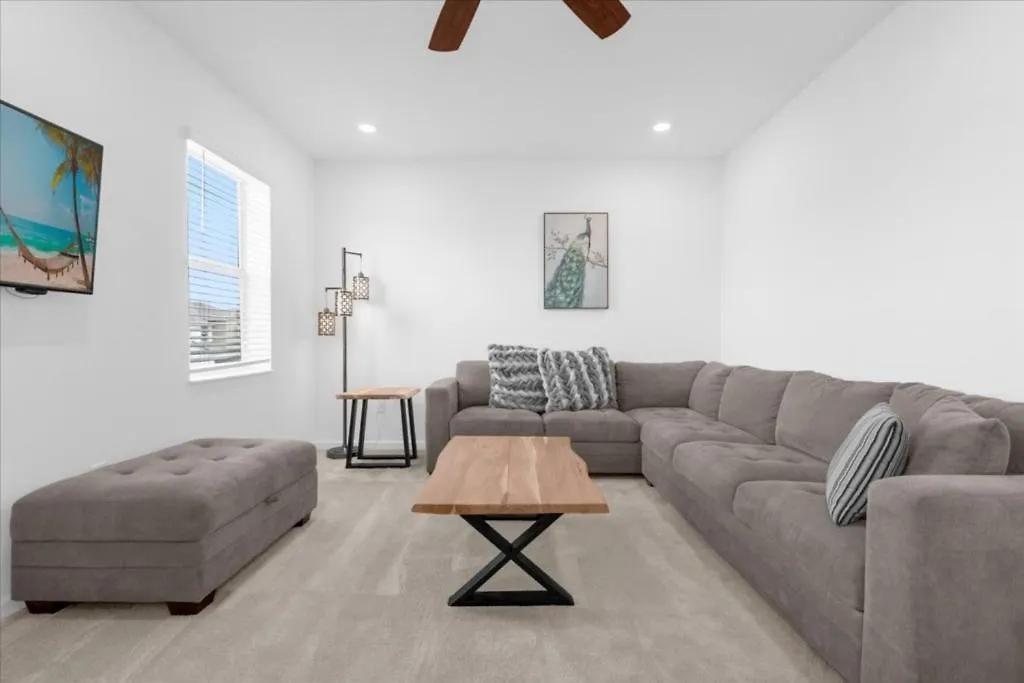 9 Bedrooms- 7 Bathrooms- Vernda Palms 2493 Sd *