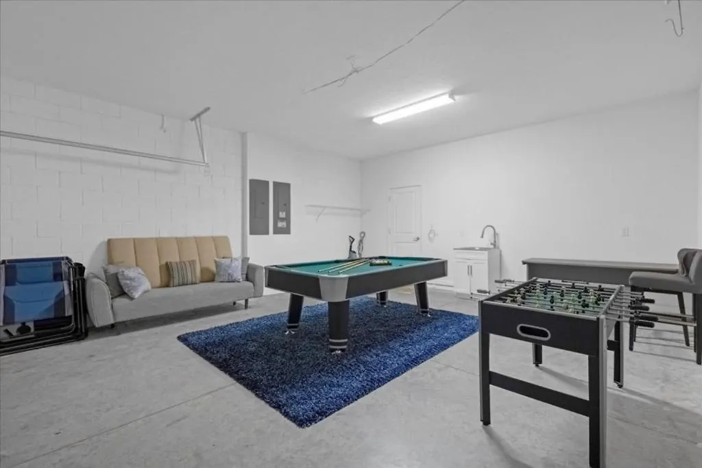 9 Bedrooms- 7 Bathrooms- Vernda Palms 2493 Sd Holiday home