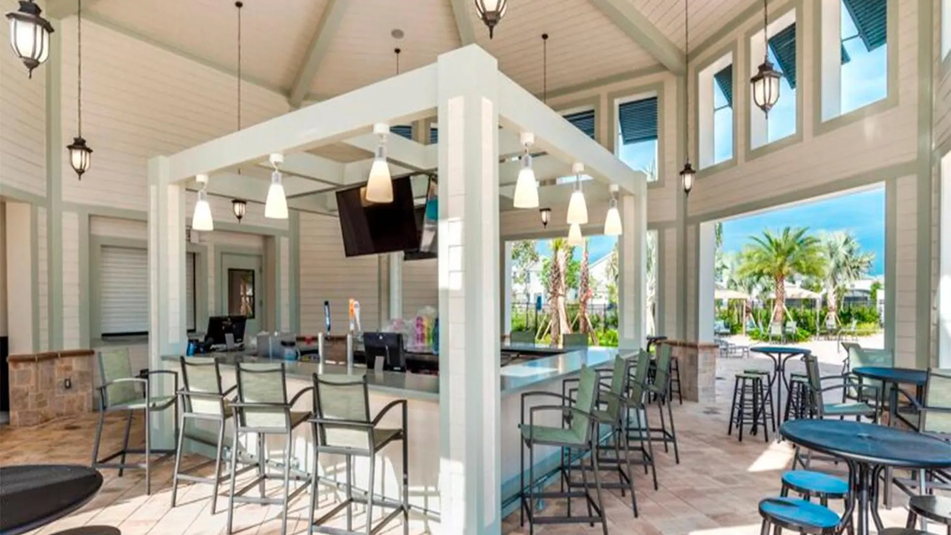 Renewed Luxury Townhouse With Private Pool Holiday home *