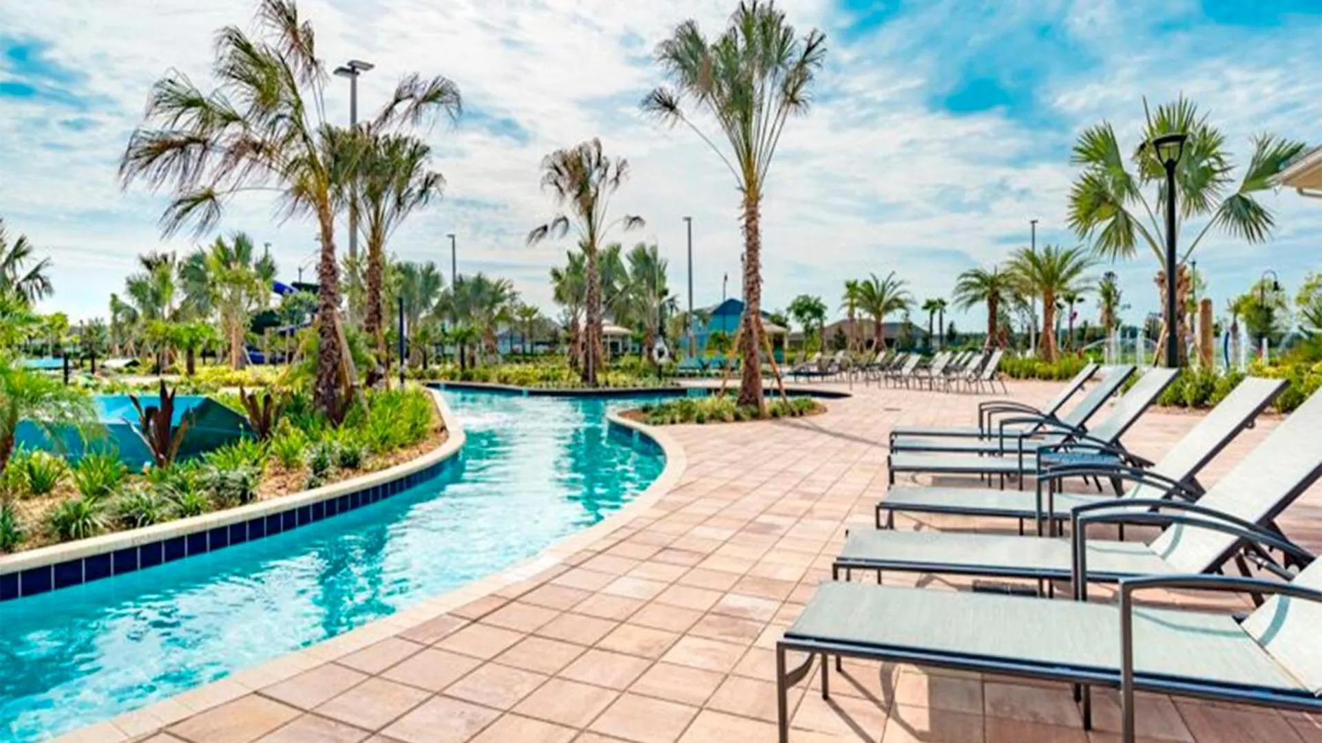 Renewed Luxury Townhouse With Private Pool