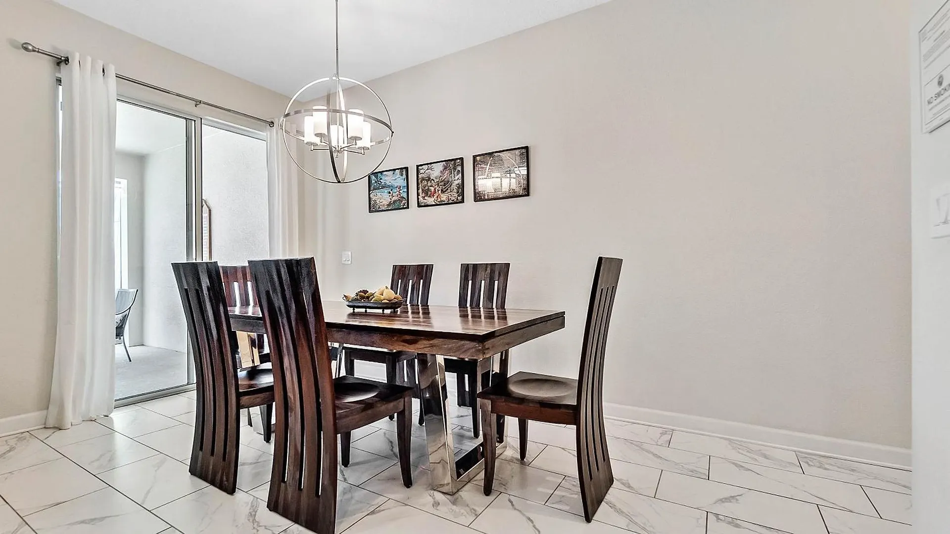 4 Bedrooms - 3 Bathrooms - Storey 4925 Wa Holiday home