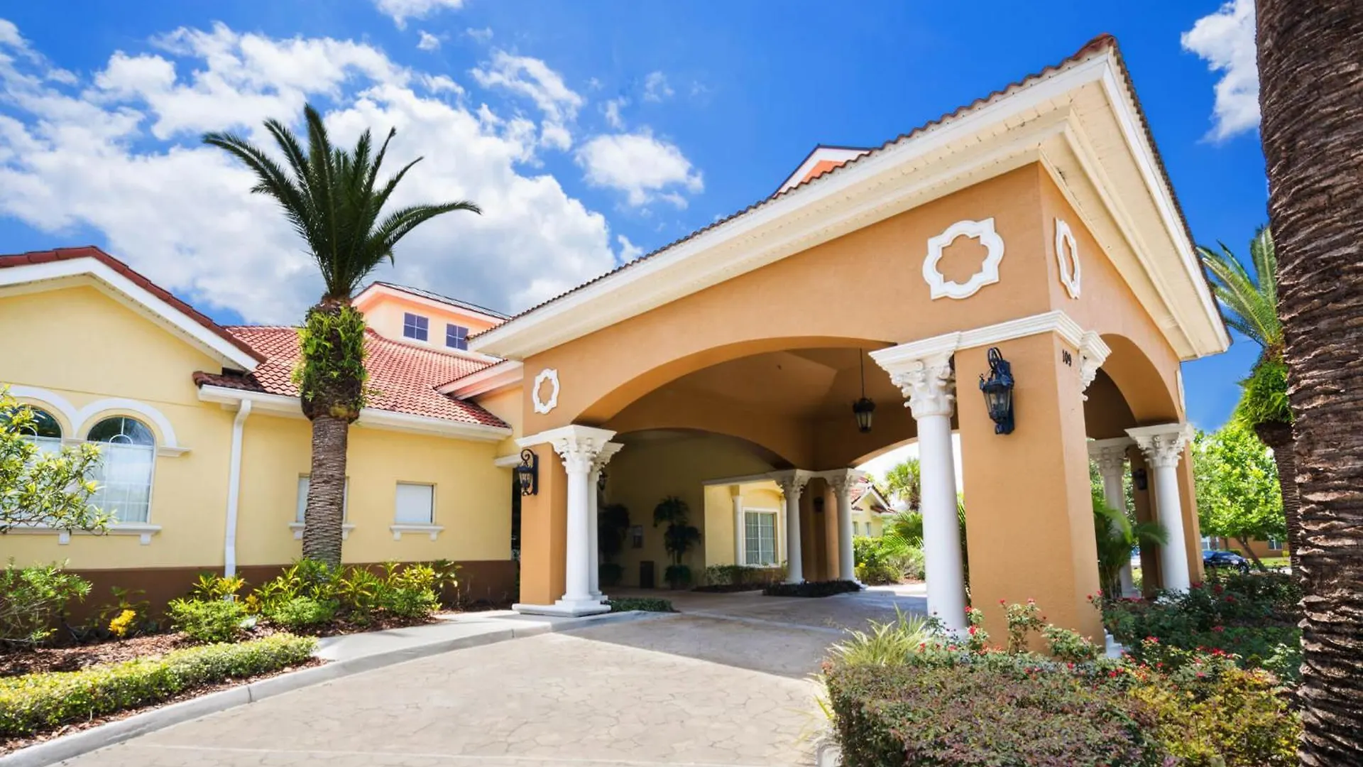 Walkin' On Sunshine - 5 Bed Pool In Terra Near Holiday home *