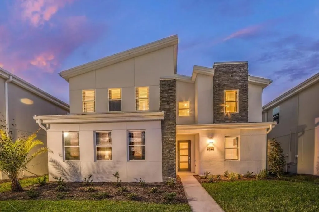 - Storey 972 * Kissimmee