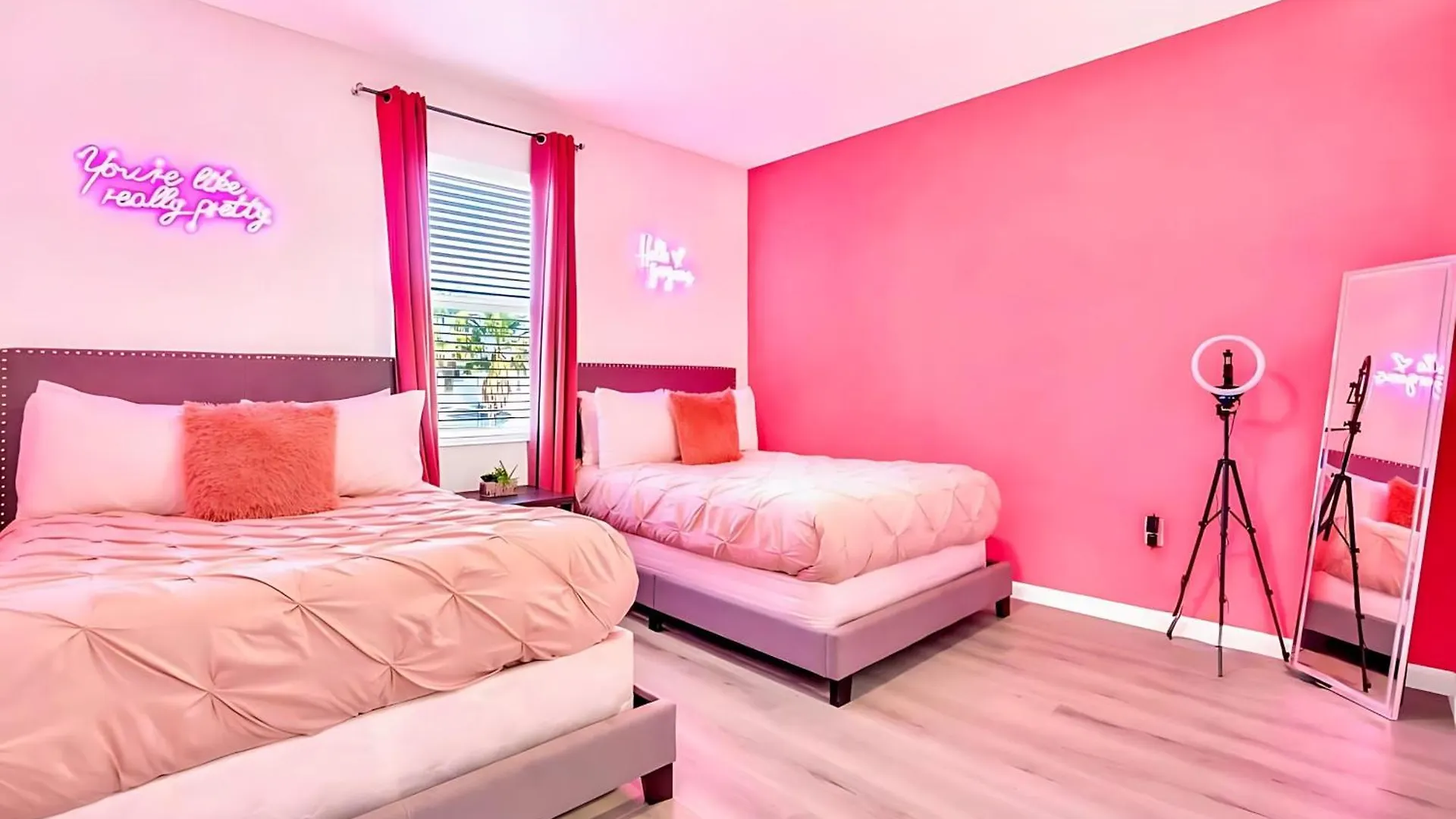 Upstay-mansion W Spa-pool-cinema-games - Sleeps 36 Holiday home *