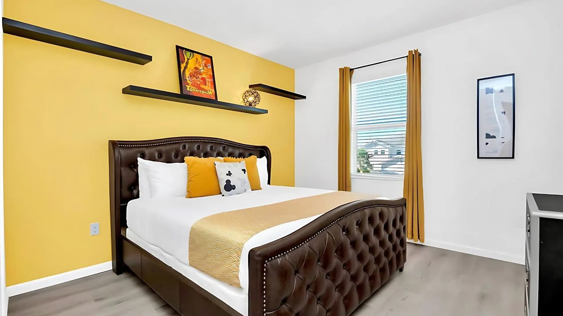 Upstay-mansion W Spa-pool-cinema-games - Sleeps 36 Holiday home Kissimmee