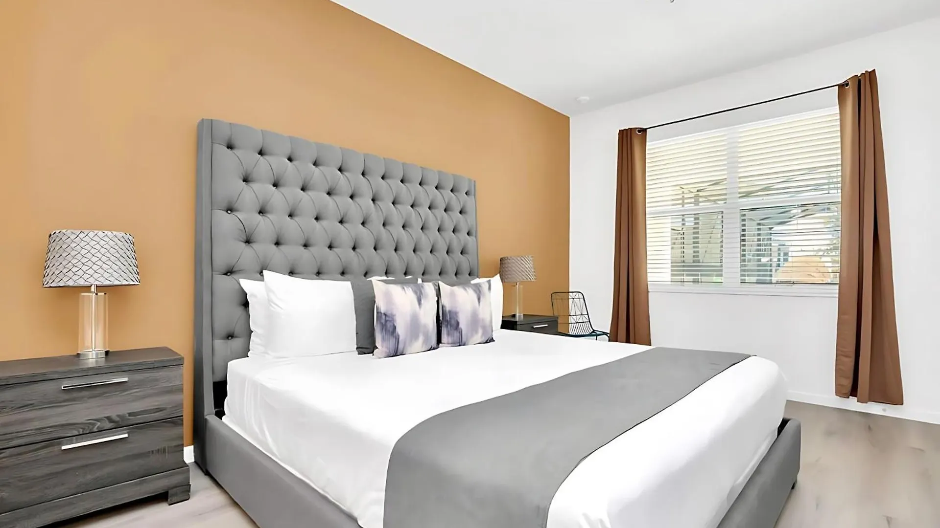 Upstay-mansion W Spa-pool-cinema-games - Sleeps 36 Holiday home *