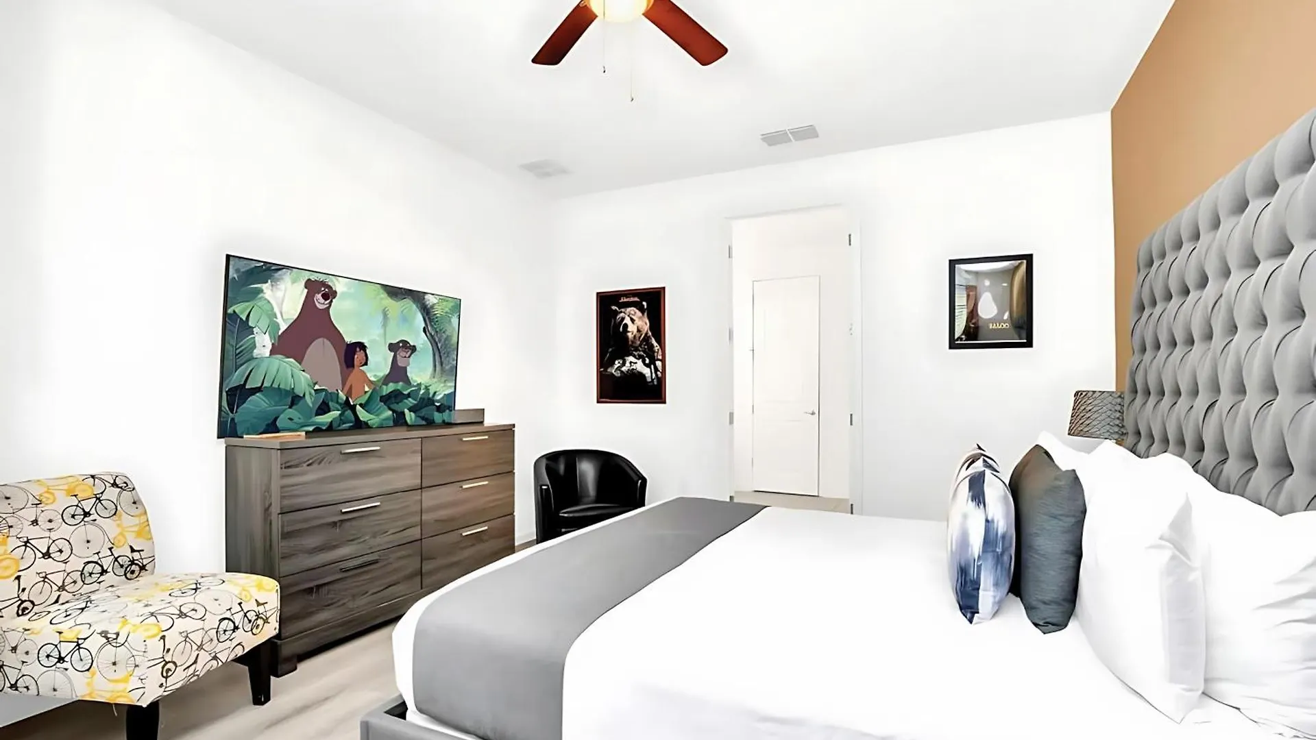 Upstay-mansion W Spa-pool-cinema-games - Sleeps 36 Holiday home Kissimmee
