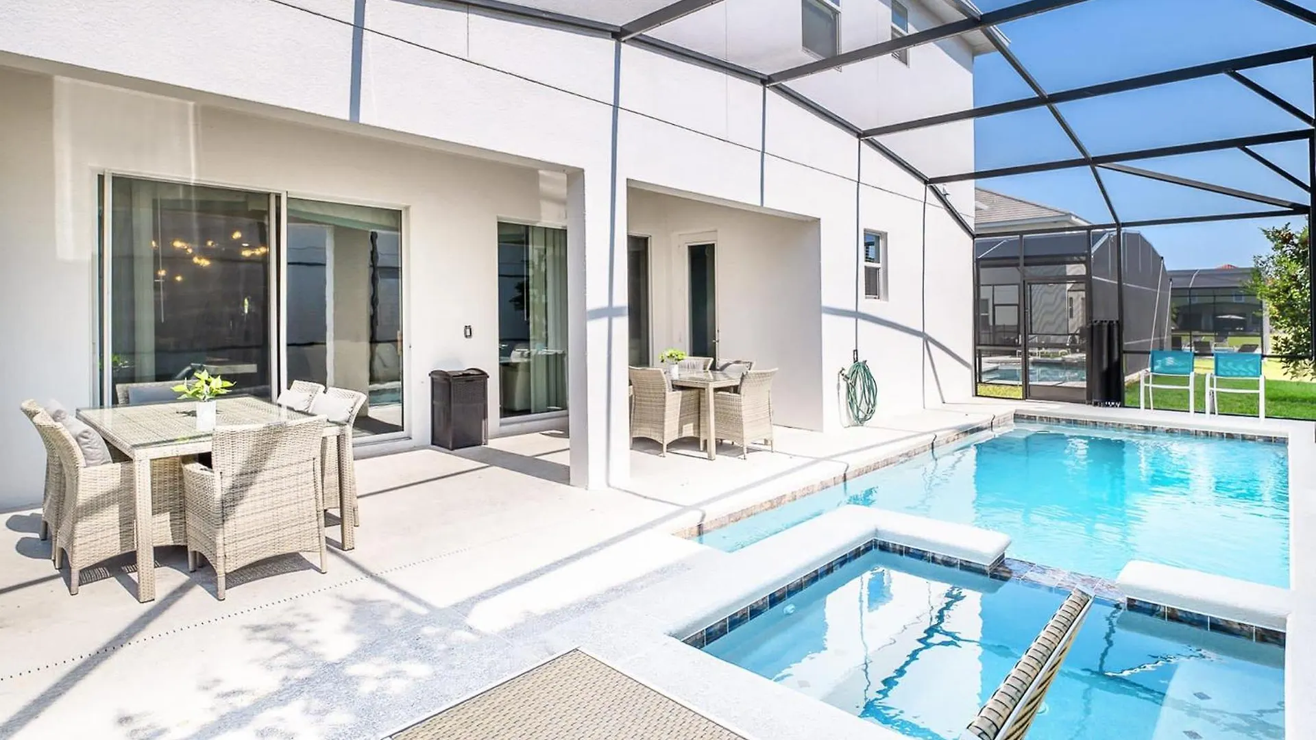 Sleeps 26 - With Private Pool Hot Tub Games & Cinema Holiday home Kissimmee