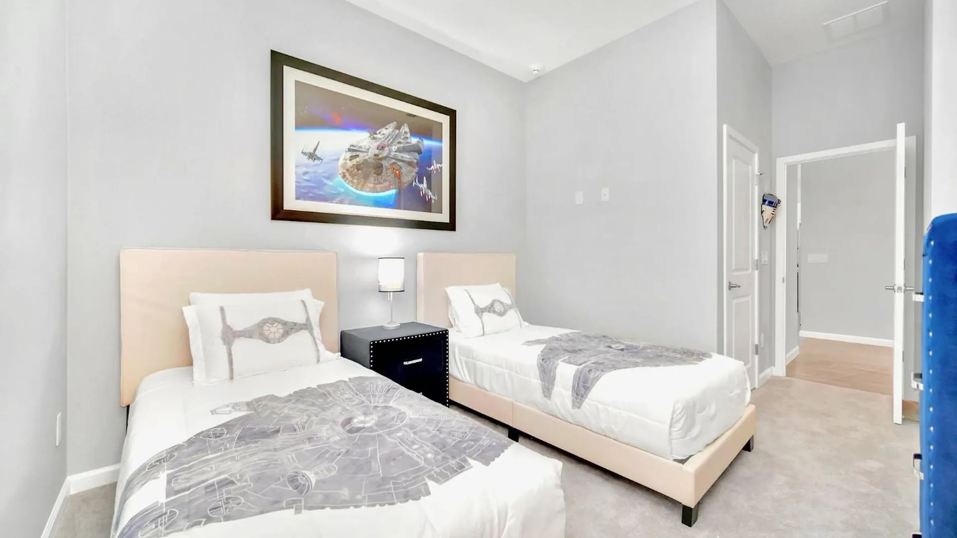 Sleeps 26 - With Private Pool Hot Tub Games & Cinema *