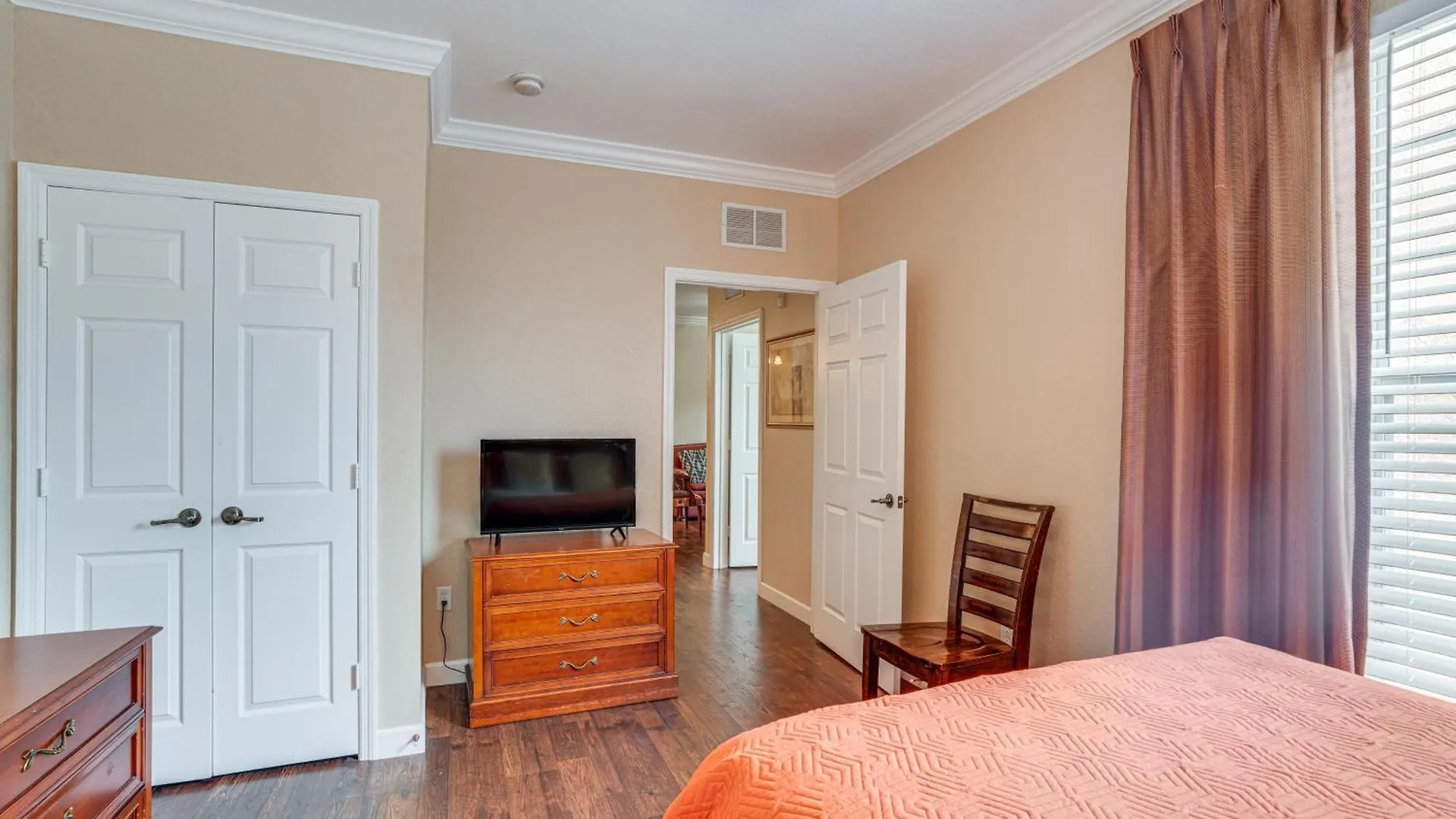 Apartment Tuscana With Access, 10 Mi To *