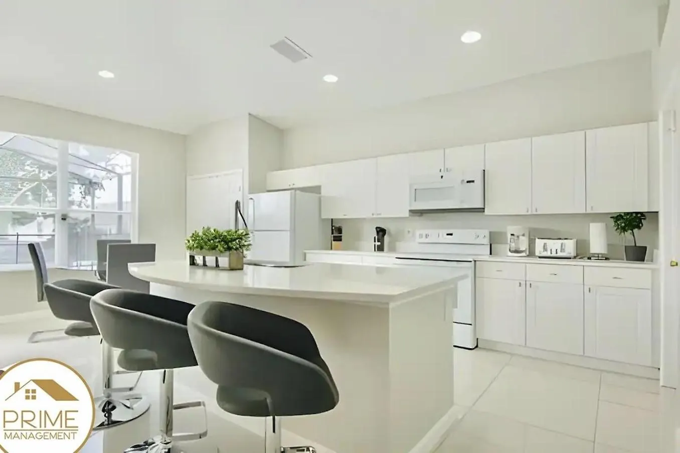 Renewed & Cozy 4bd Great Location To Kissimmee