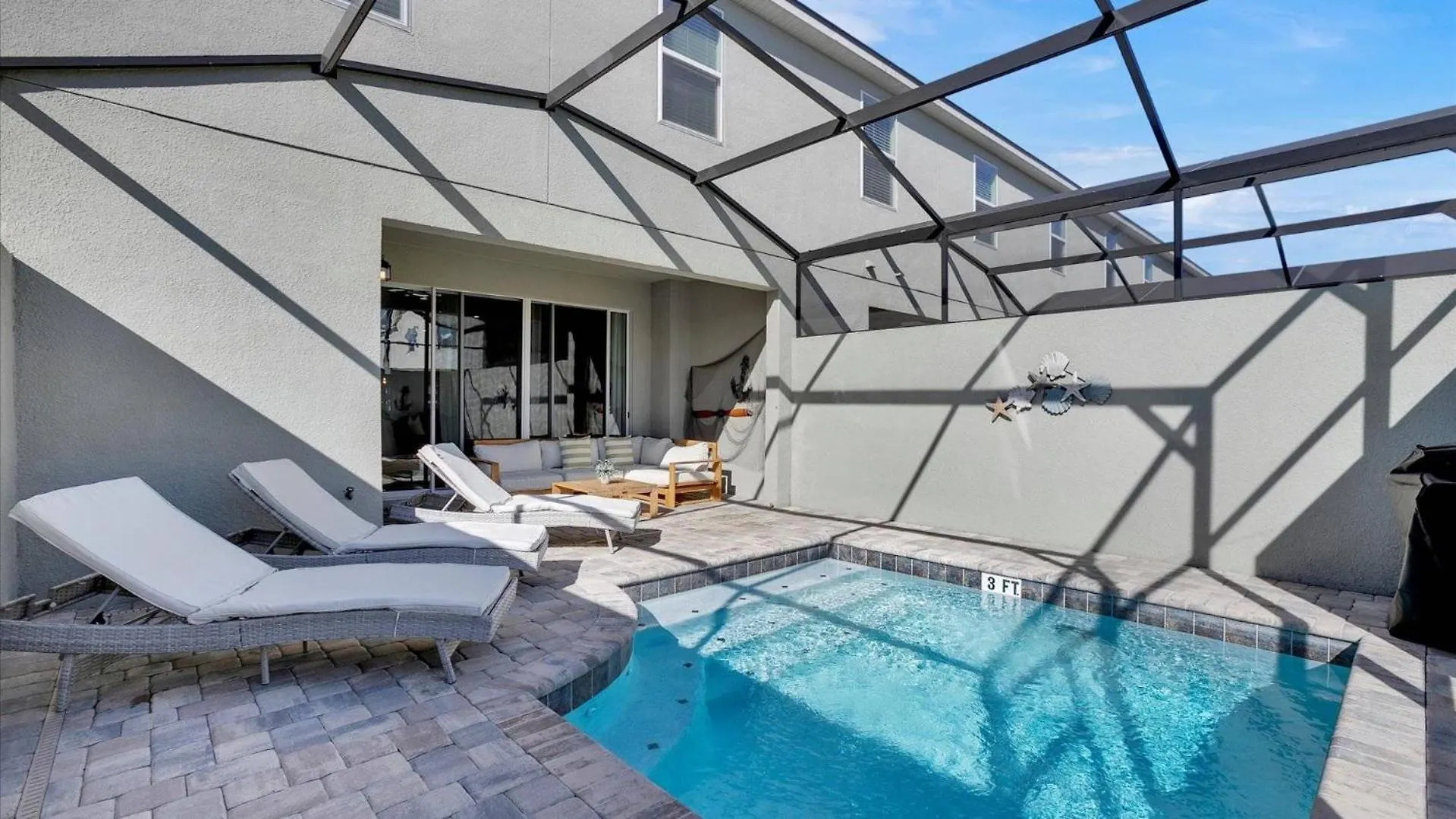 - Solara 464 * Kissimmee