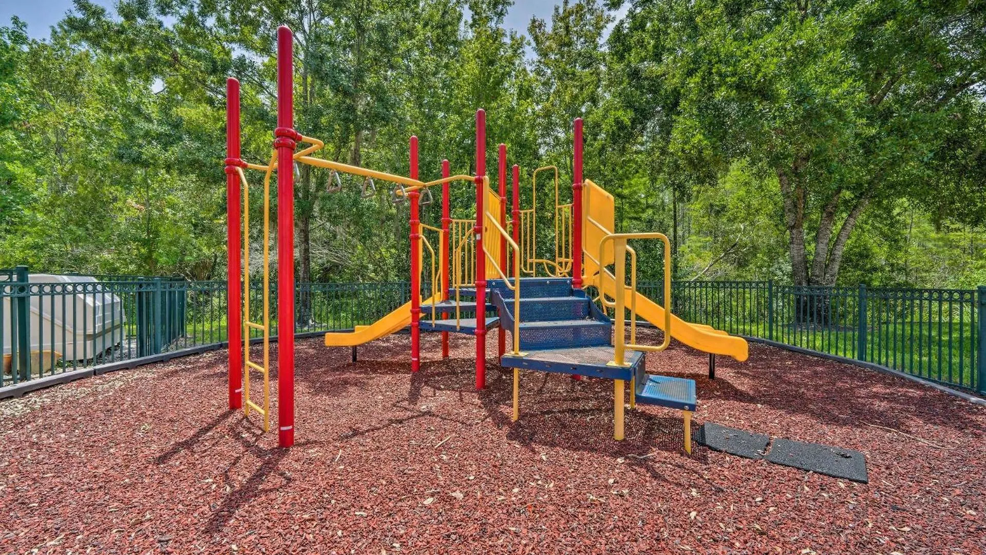 Haven Beautiful 3 Bedroom Th In Gated Community
