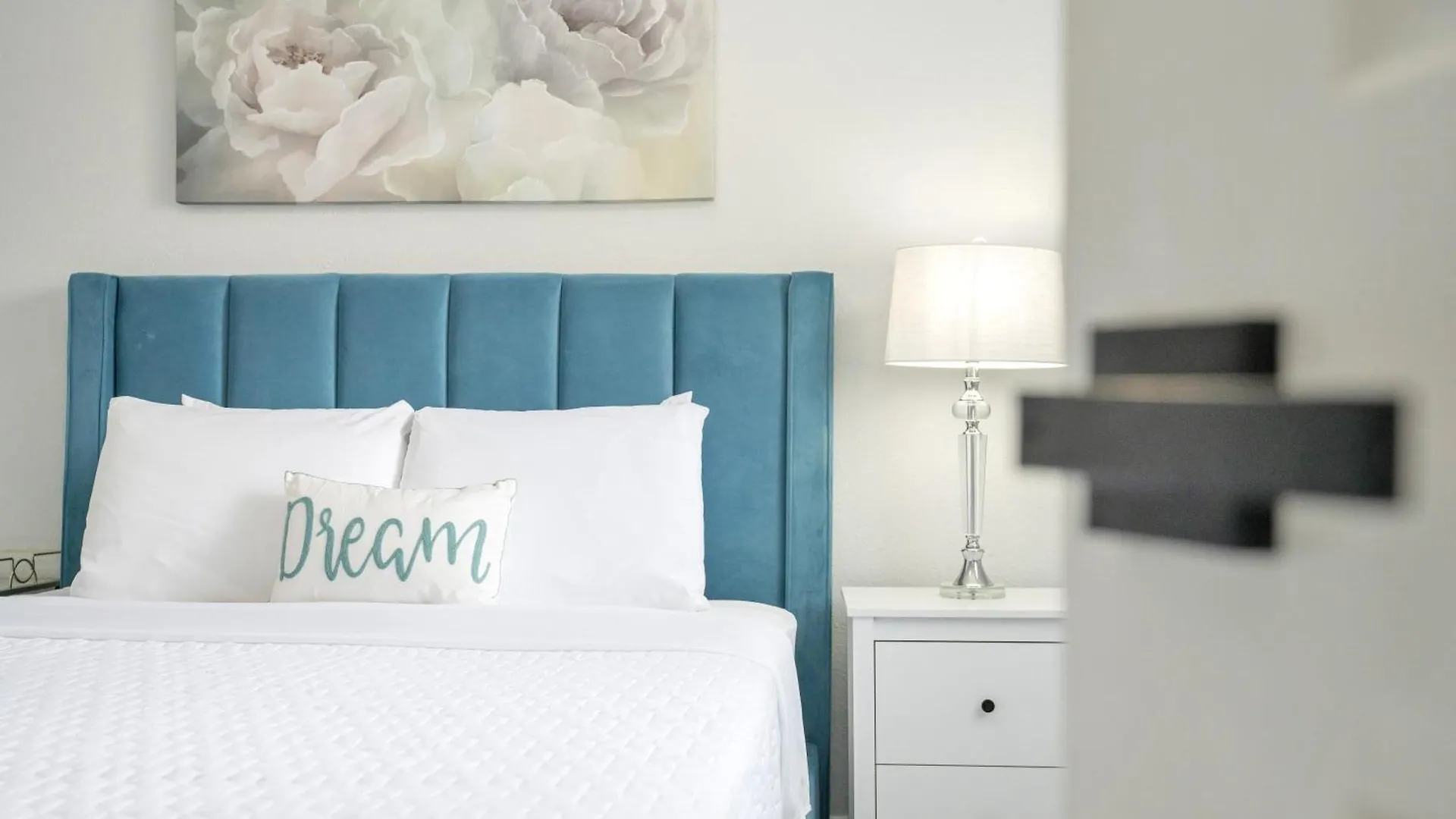 Stylish Near & Universal Kissimmee