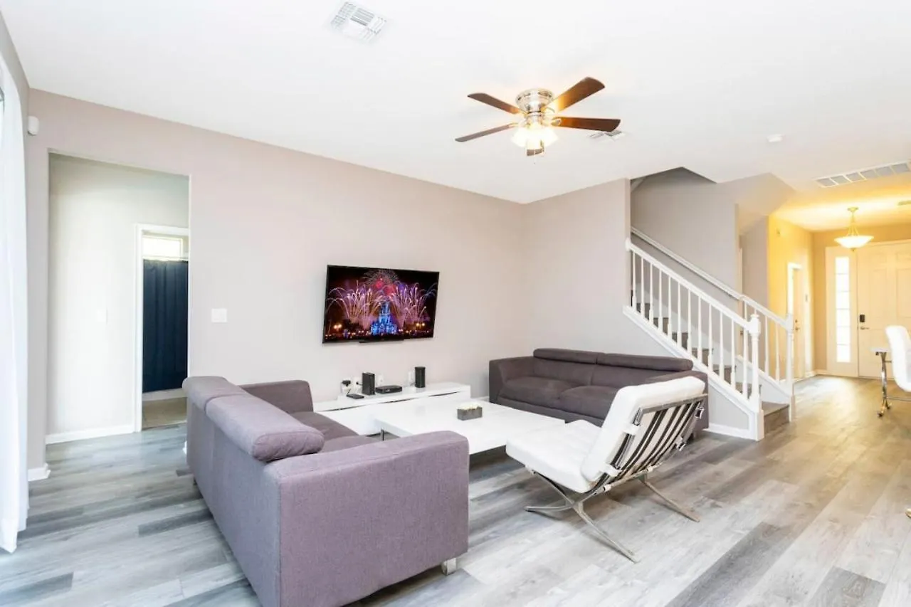 Renovated House In Near Villa *