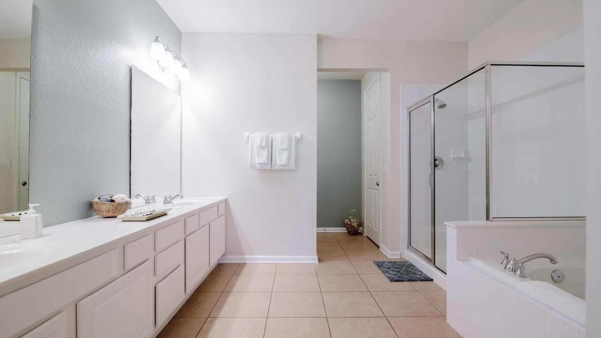 Beautiful Vista Cay View Classic Near To Theme Parks & Walk To The Convention Center Holiday home *