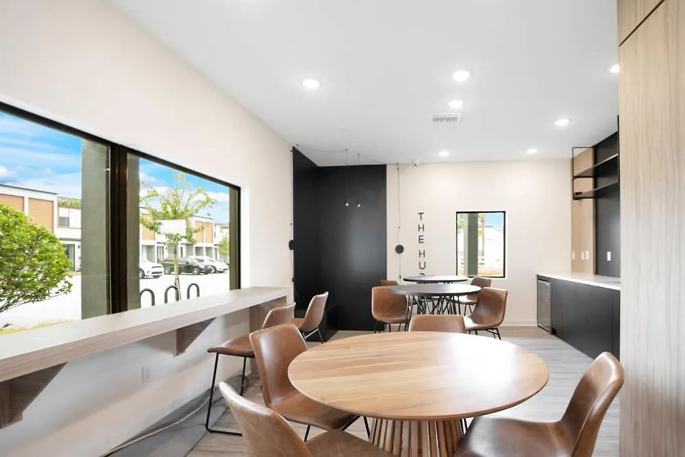 Luxury Near And Universal Holiday home