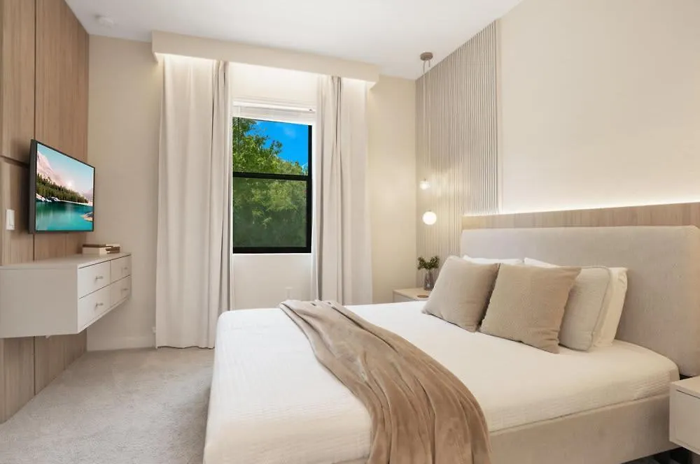 Luxury Near And Universal *