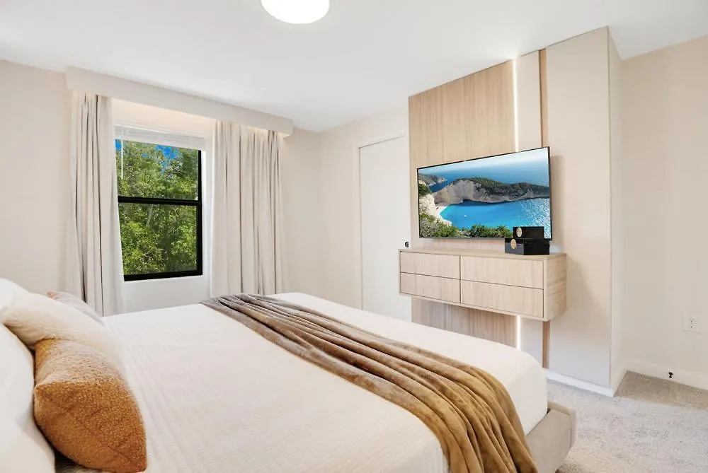 Luxury Near And Universal Holiday home *