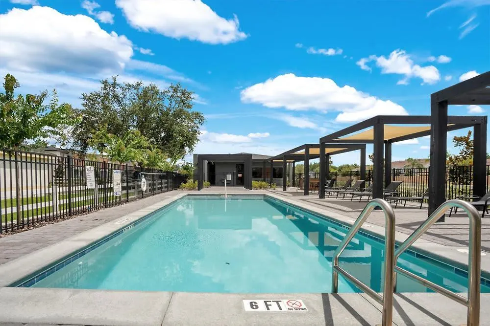 Luxury Near And Universal Holiday home