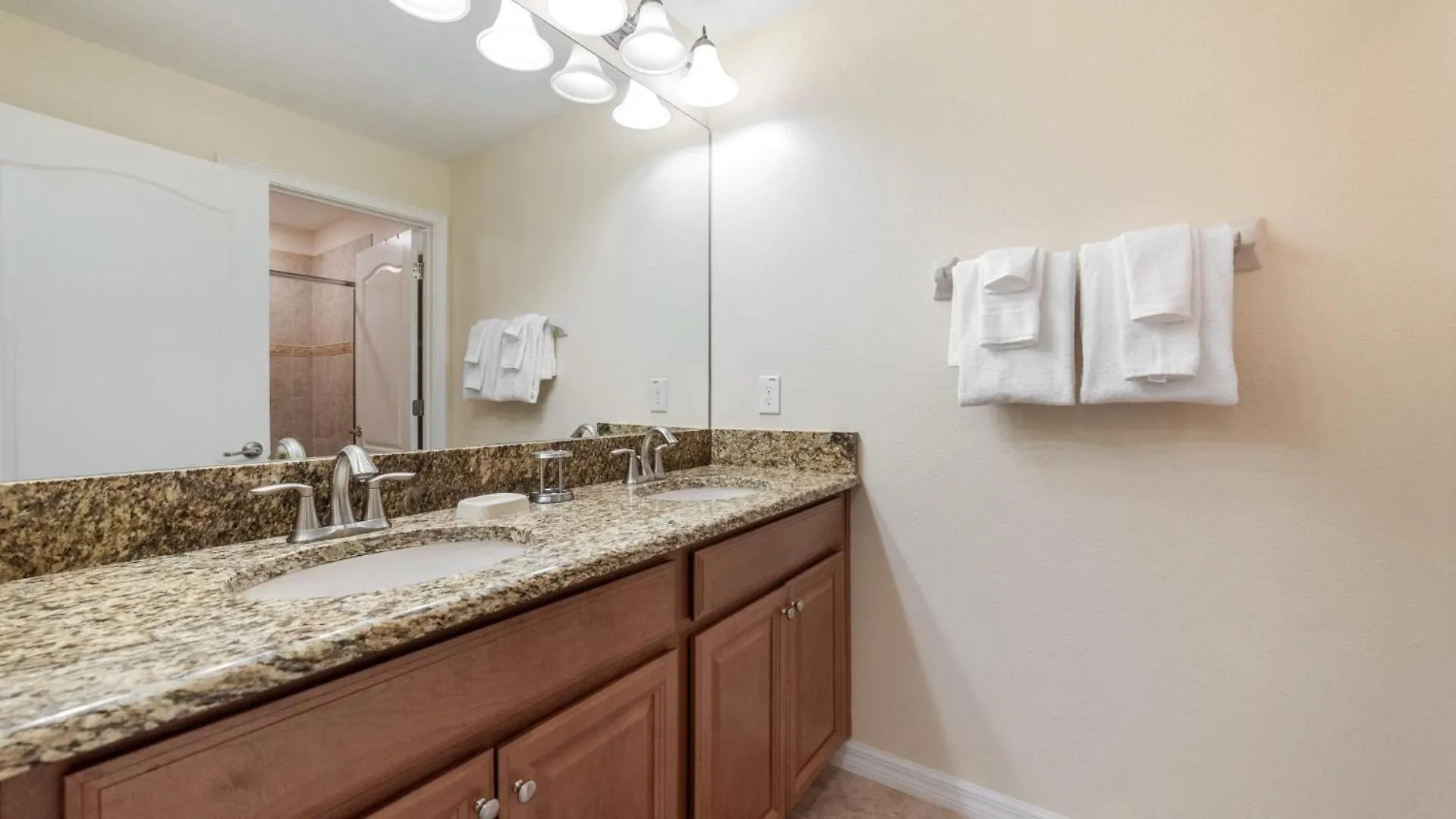 Holiday home 4813 - Storey *10 Mim -> Disney* 4bd/3ba Kissimmee