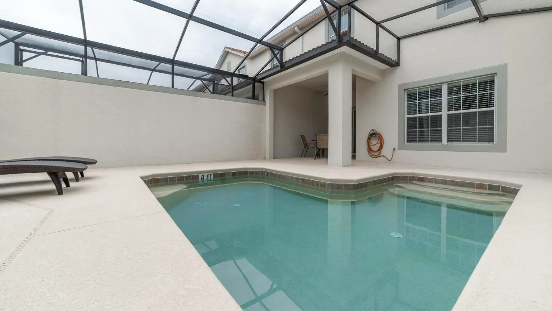 4813 - Storey *10 Mim -> Disney* 4bd/3ba Holiday home