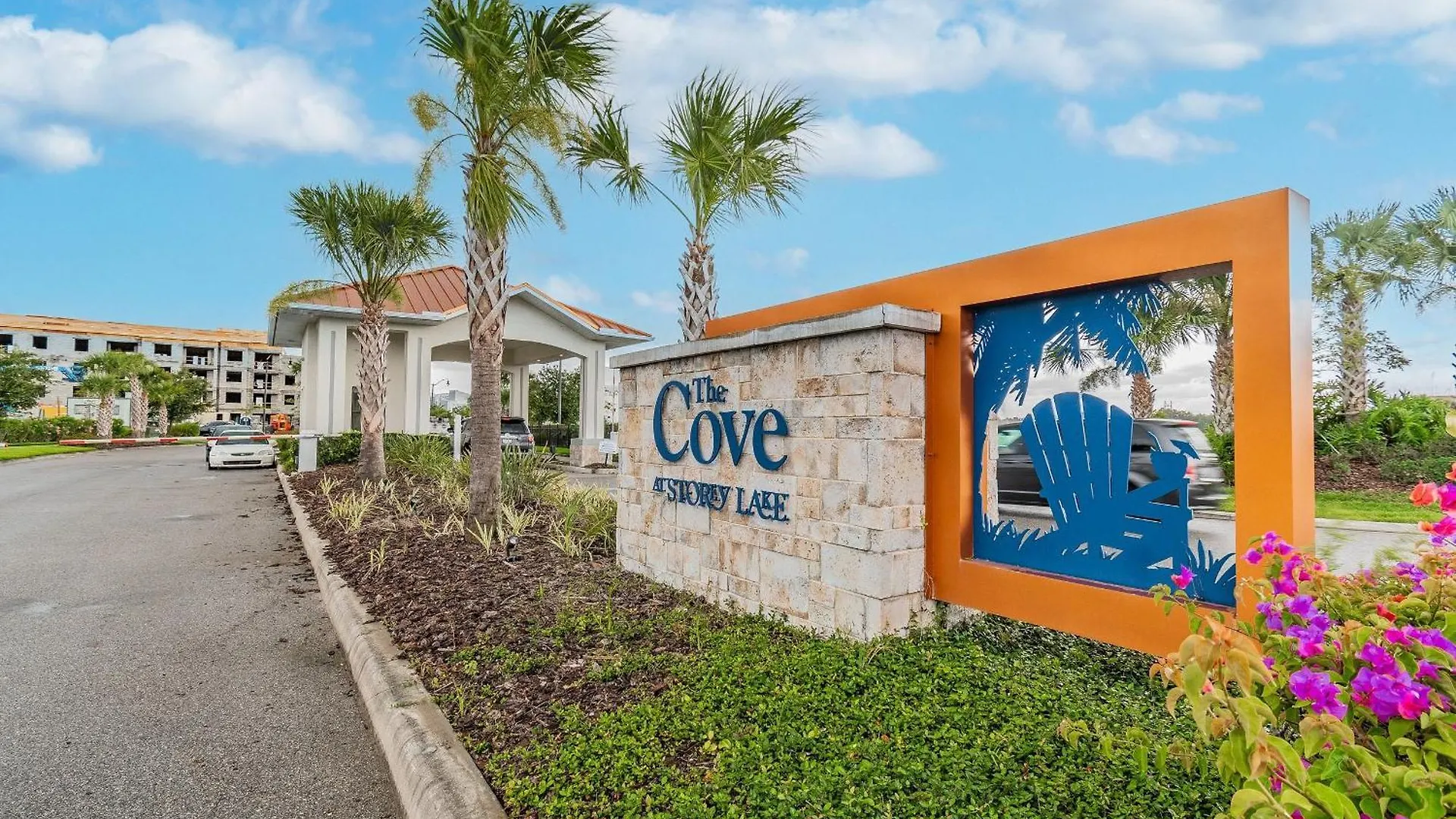 4813 - Storey *10 Mim -> Disney* 4bd/3ba *
