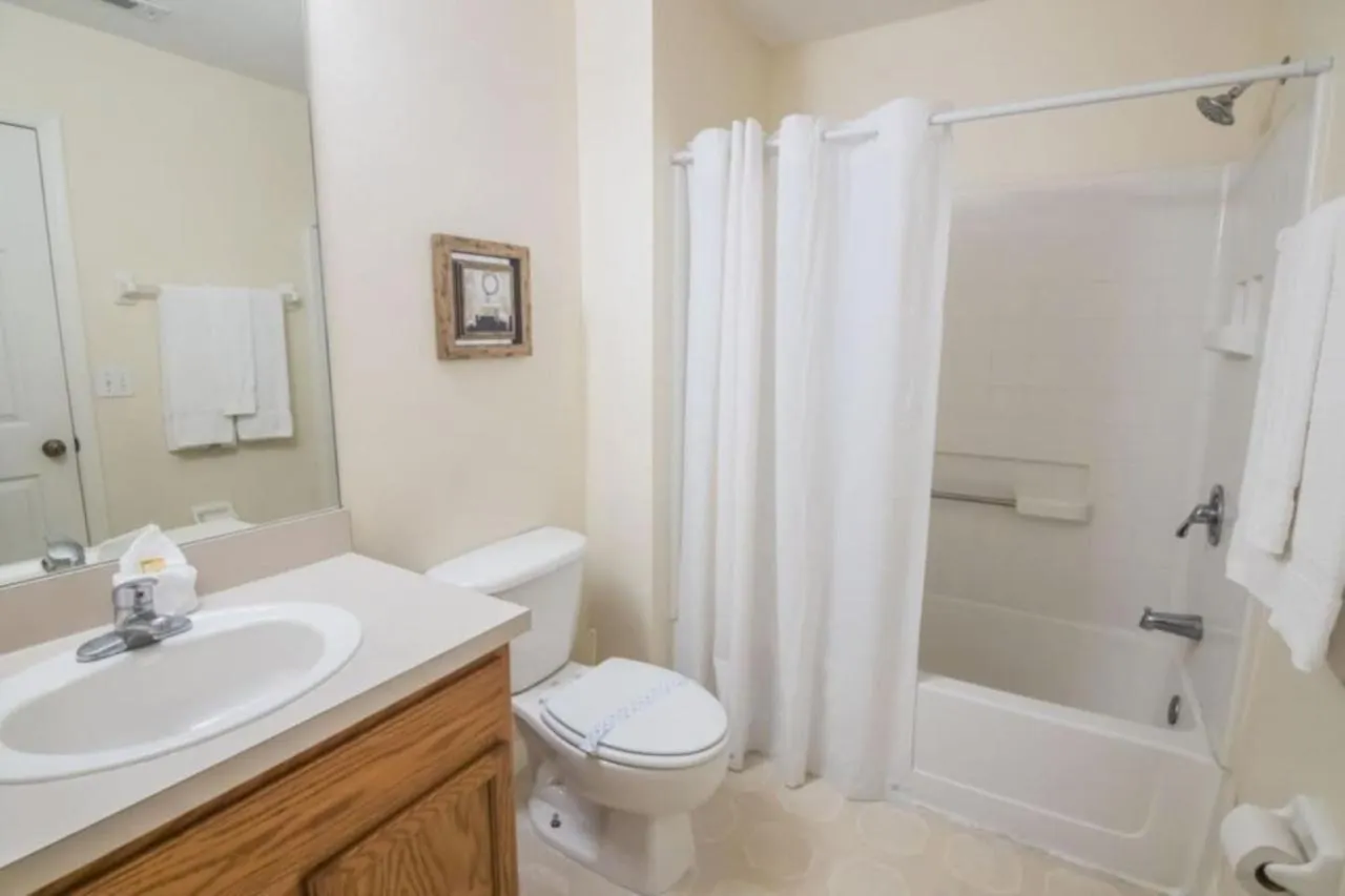 Villa 3 Bed Emerald Island Townhouse Near