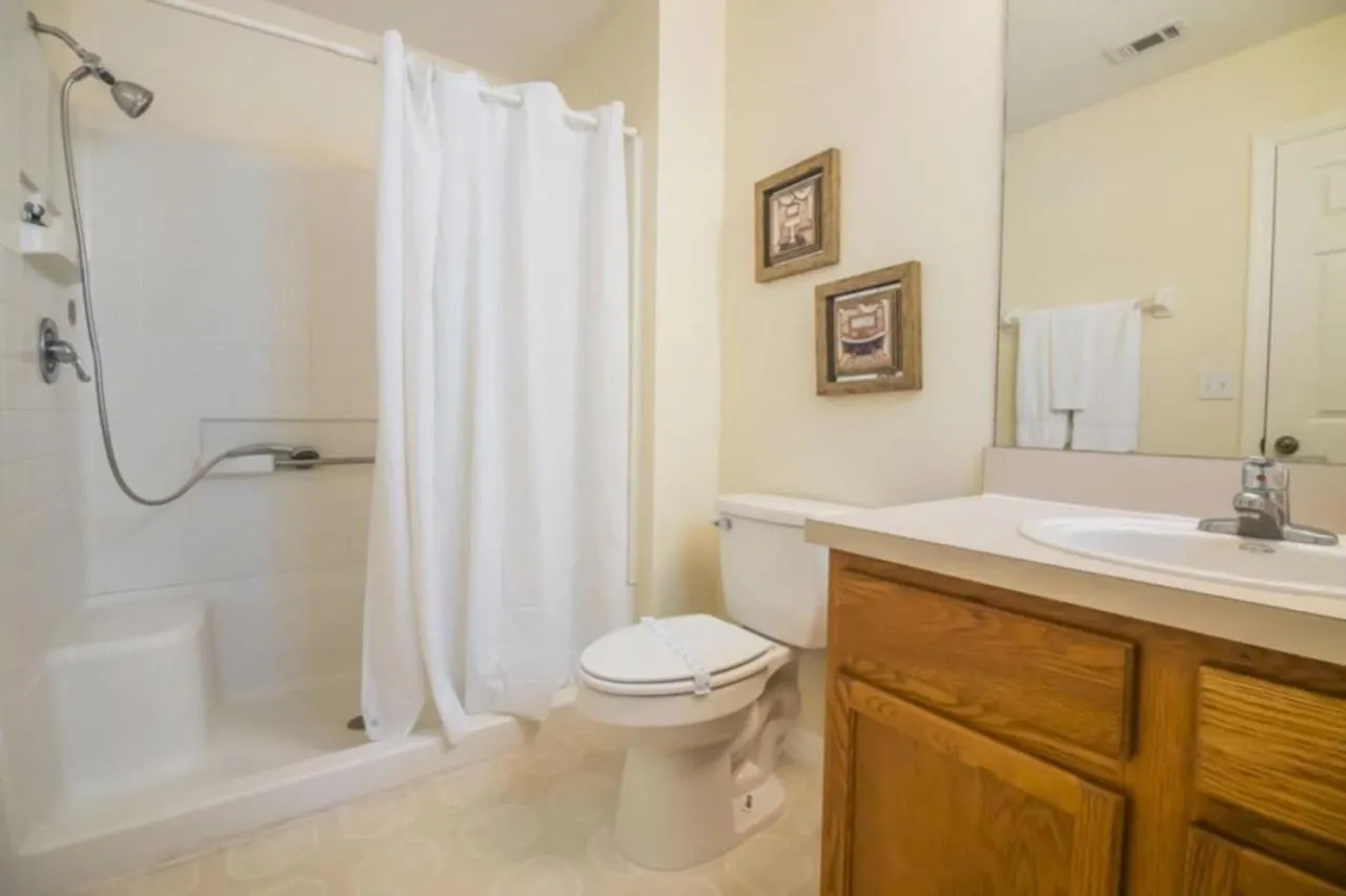 Villa 3 Bed Emerald Island Townhouse Near