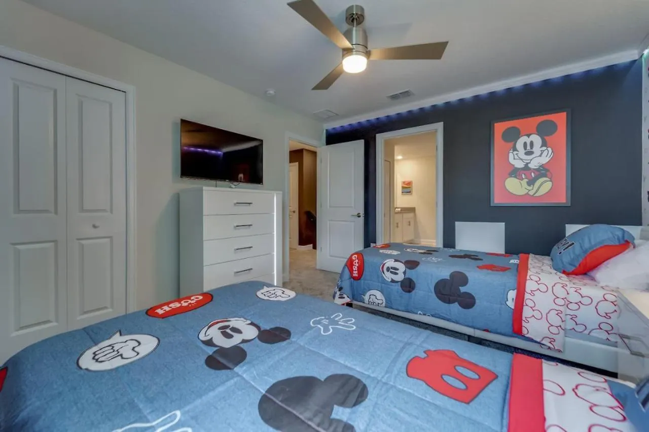 Holiday home 9 Bedroom Family Friendly Retreat -champions Gate *