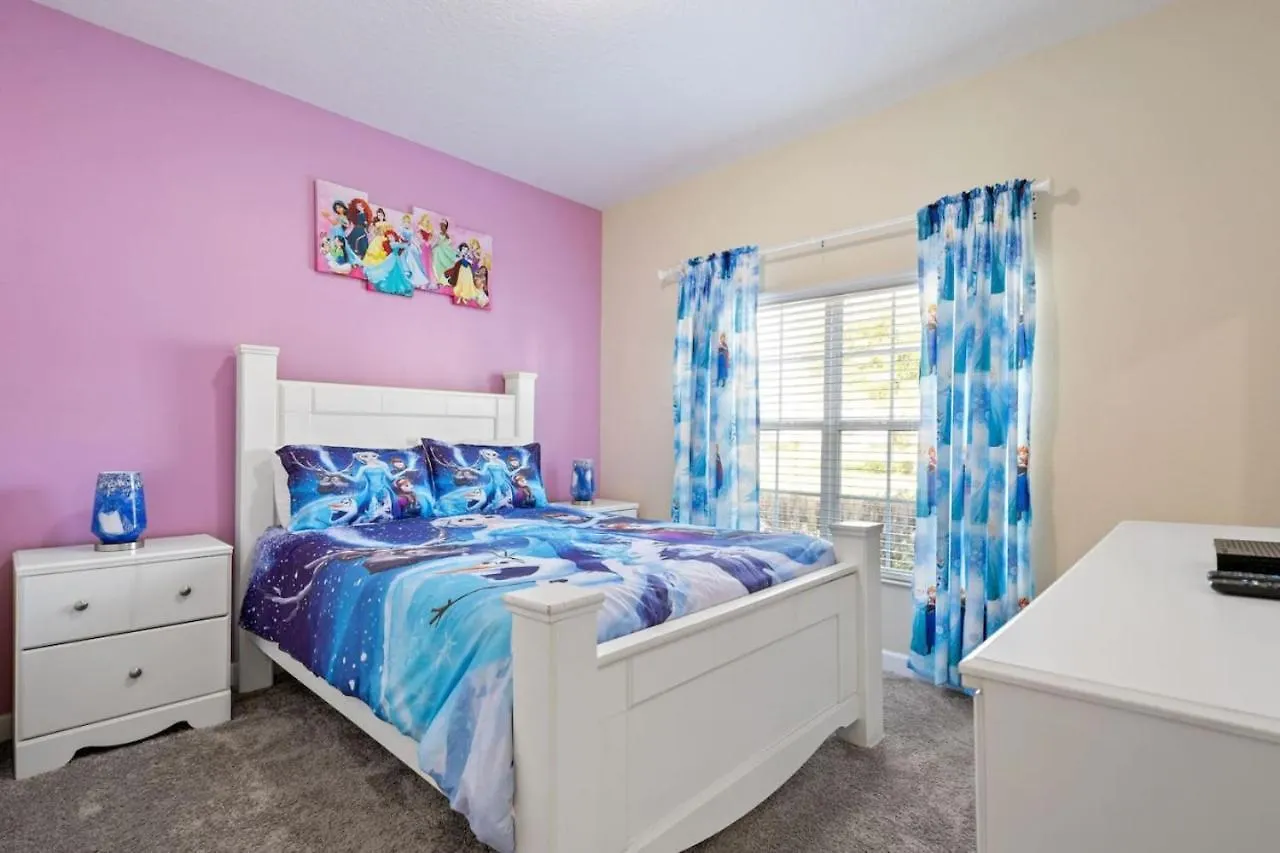 Holiday home 5 Bedroom 4 Bathroom Storey 4908ct