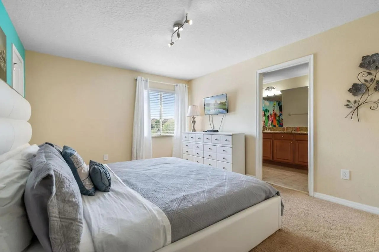 5 Bedroom 4 Bathroom Storey 4908ct Holiday home