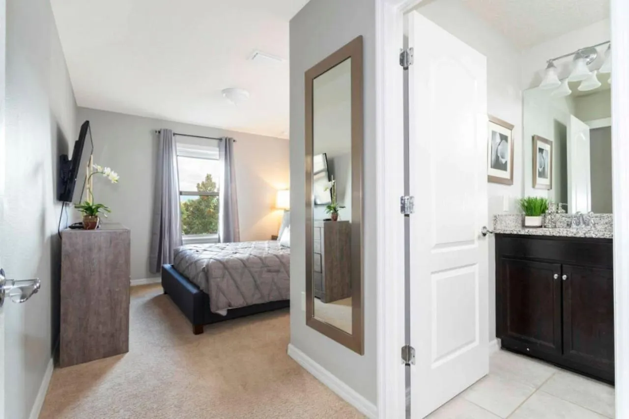 5 Bedroom 5 Bathroom Windsor At Westside 8900al