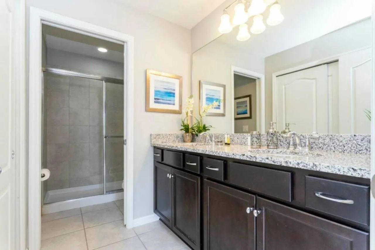 5 Bedroom 5 Bathroom Windsor At Westside 8900al Holiday home *
