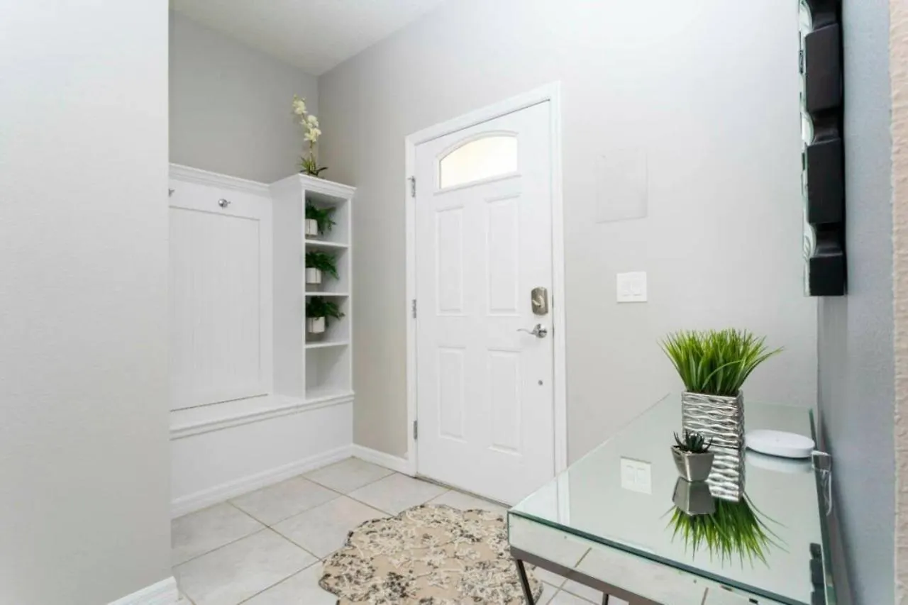 5 Bedroom 5 Bathroom Windsor At Westside 8900al *