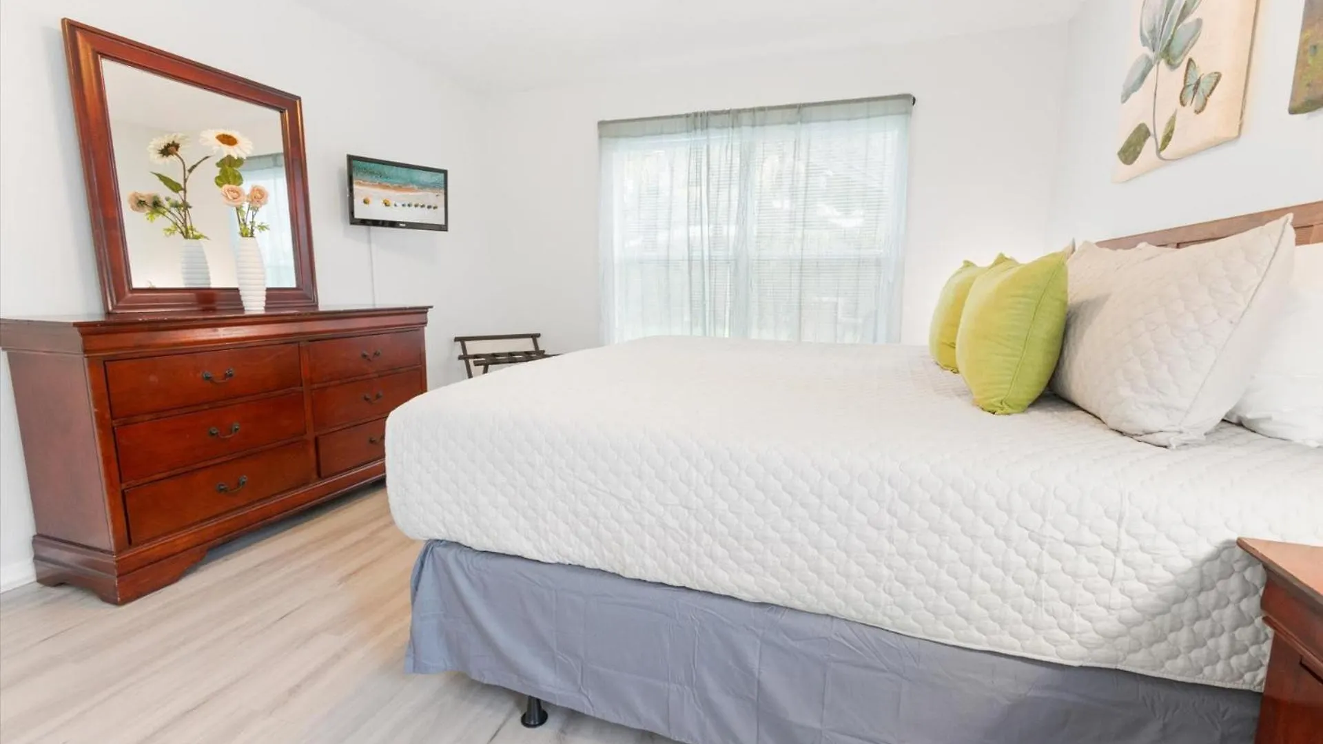 2682 Emerald Island *